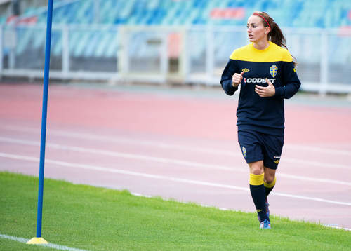 Kosovare Asllani, Sverige, tränar för sig själv, skada