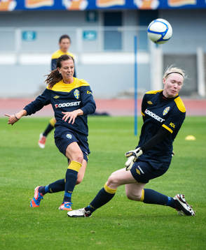 Lotta Schelin, Hedvig Lindahl, målvakt, Sverige