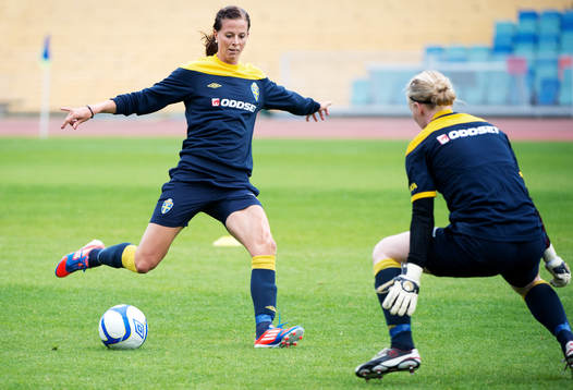 Lotta Schelin, Hedvig Lindahl, målvakt, Sverige