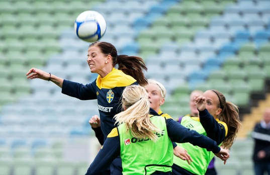 Lotta Schelin, Sverige, nick