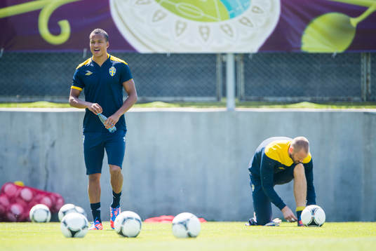 Sveriges sista träning i EM. Martin Olsson och Johan Wiland