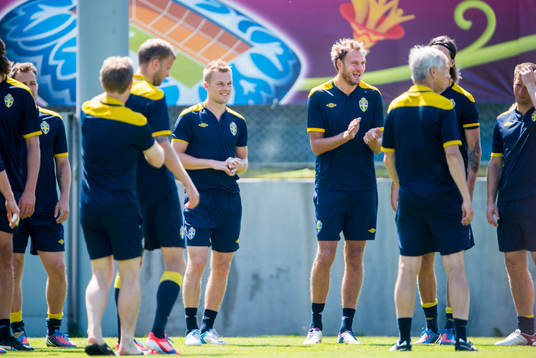 Sveriges sista träning i EM. Sebastian Larsson och Andreas