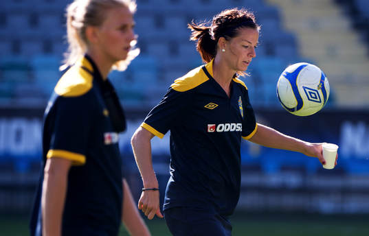 Lotta Schelin, Sverige