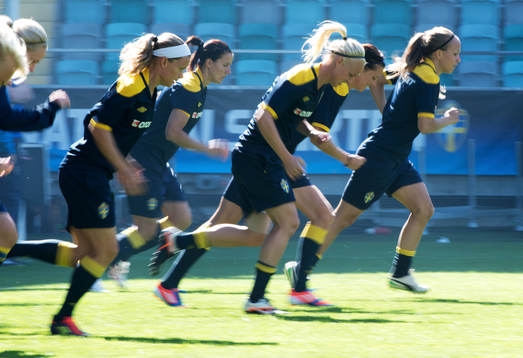 Sara Thunebro, Caroline Seger, Sverige