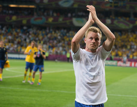 Sebastian Larsson, Sverige, tackar publiken