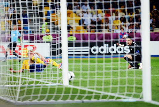 Hugo Lloris, målvakt, Frankrike, ser Ola Toivonen,