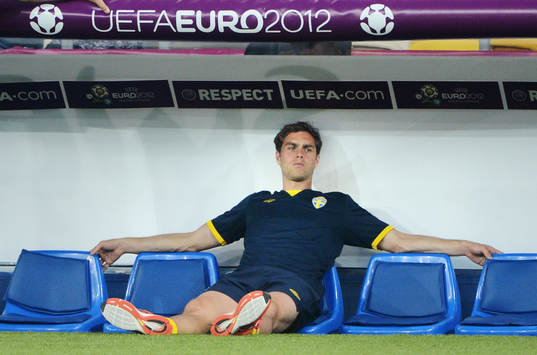 Johan Elmander, Sverige, sitter på bänken