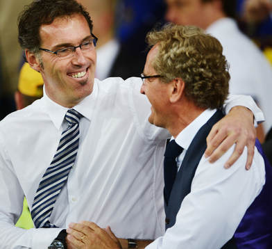 Laurent Blanc, förbundskapten, Frankrike, hälsar på Erik