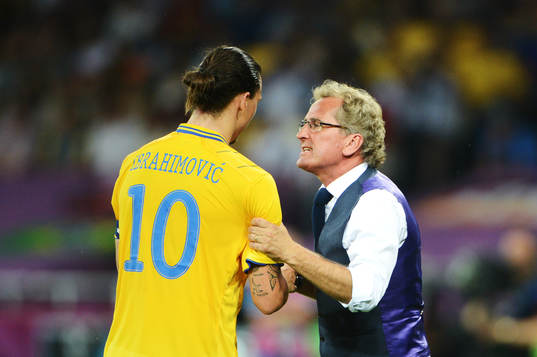 Zlatan Ibrahimovic får instruktioner av Erik Hamrén,