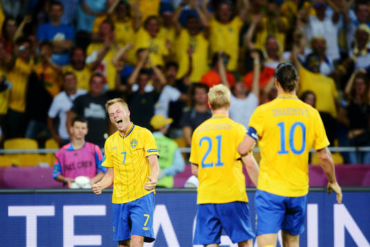 Sebastian Larsson, Sverige, jublar