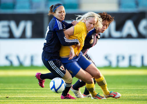 Lisa Dahlkvist, Sverige