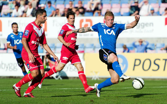 Bläddra bland fler bilder av Fotboll, Superettan, Halmstad - Assyriska