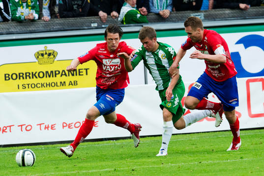 Nicklas Lindqvist, Hammarby, David Thor Vidarsson (höger),