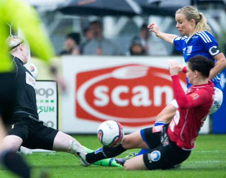 Sofie Andersson, Vittsjö, nära överlista Hedvig Lindahl,