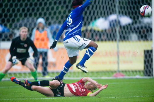 Danesha Adams, Vittsjö, mot Sif Atladottir, Kristianstad