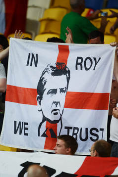 Flagga med Roy Hodgson, förbundskapten, England