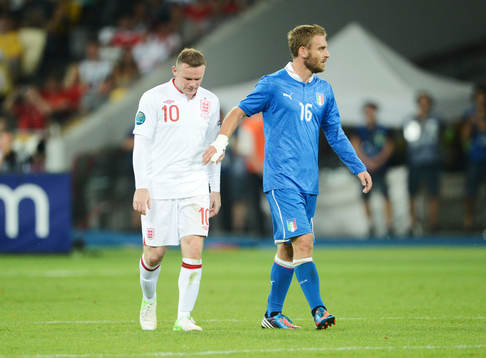 Wayne Rooney, England och Andrea Barzagli, Italien
