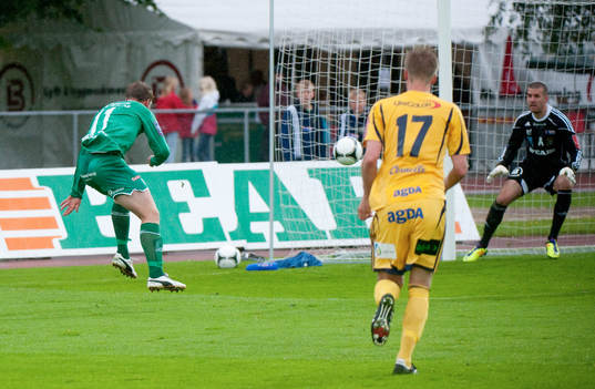 Joakim Runnemo, Ljungskile tar ner och gör 1-0