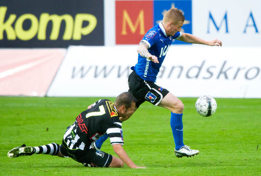 Marcus Lantz, Landskrona, försöker stoppa Gudjon