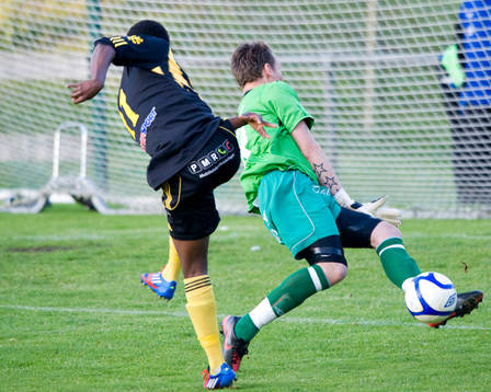 Edem Hetcheli, Hässleholm och Patrik Sjöblom, målvakt,