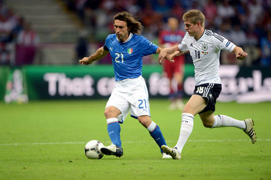 Andrea Pirlo, Italien och Toni Kroos, Tyskland