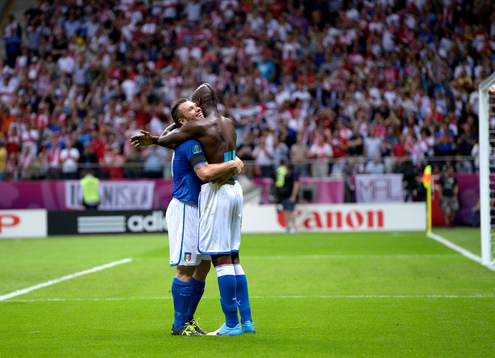 Antonio Cassano, Italien, kram, jubel med Mario Balotelli
