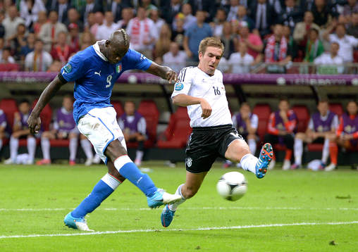 Mario Balotelli, Italien och Philipp Lahm, Tyskland
