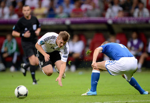 Toni Kroos, Tyskland, faller