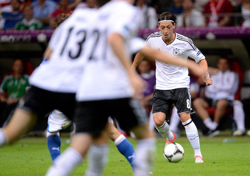 Mesut Özil, Tyskland