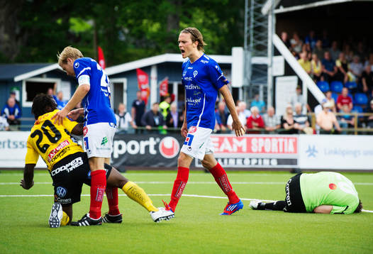 Amadou Jawo, Elfsborg, blir utskälld av Anton Tinnerholm