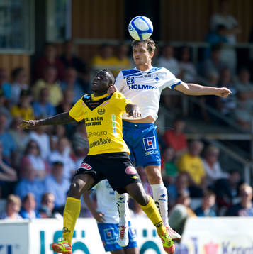 Nickduell, Dominique Kivuvu, Mjällby, och Shpetim Hasani,