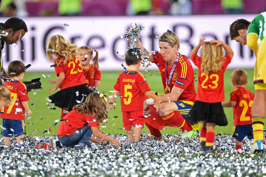 Fernando Torres, Spanien strör konfetti på sin son