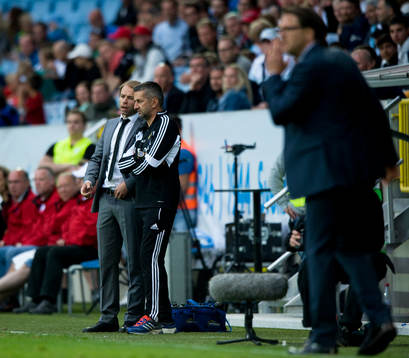 Gamle AIK-tränaren Rikard Norling i förgrunden, nuvarande