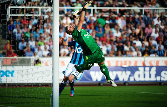 John Alvbåge, målvakt, IFK Göteborg, släpper in