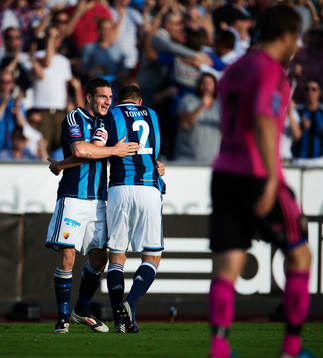 James Keene, Djurgården, kramas om av Joona Toivio
