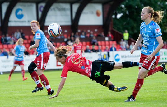 Kosovare Asllani, Kristianstad nära nicka i mål,