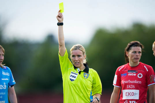 Varning, Sara Persson, domare