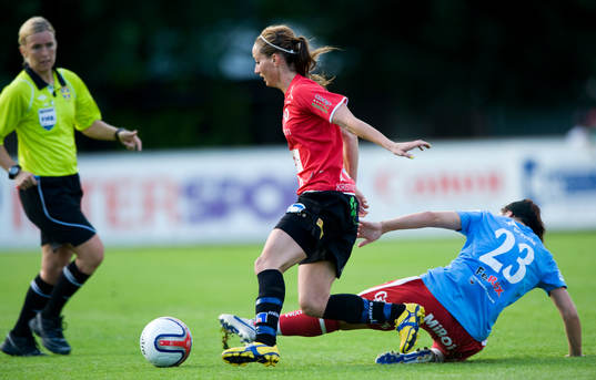 Kosovare Asllani, Kristianstad och June Pedersen, Piteå