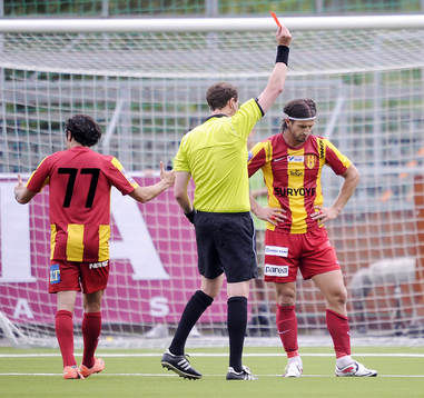 Haris Skenderovic, Syrianska får rött kort
