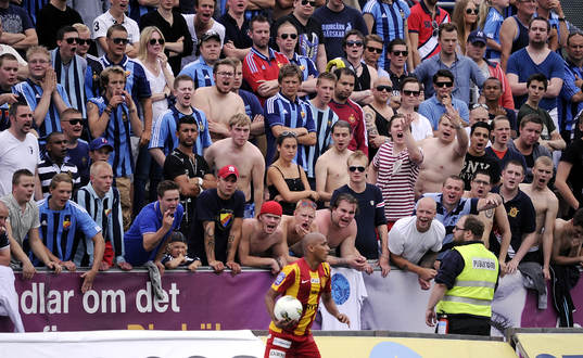 Många rasistiska ramsor haglade från Djurgårds fansen