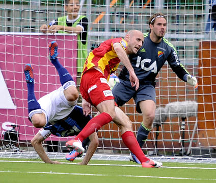 Dinko Felic, Syrianska och Tommi Vaiho, målvakt,