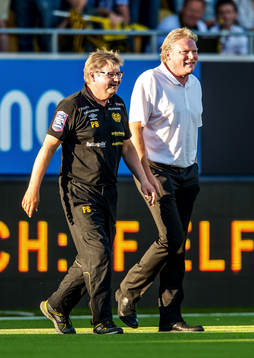 Peter Swärdh, tränare Mjällby, Jörgen Lennartsson,
