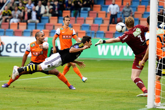 Celso Borges, AIK, gör 1-0