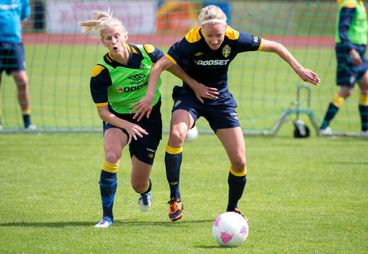 Sofia Jakobsson, Stina Segerström, Sverige