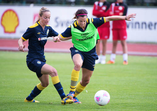 Kosovare Asllani, Lotta Schelin, Sverige