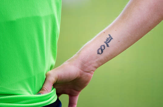 Lotta Schelin, Sverige, tatuering L8