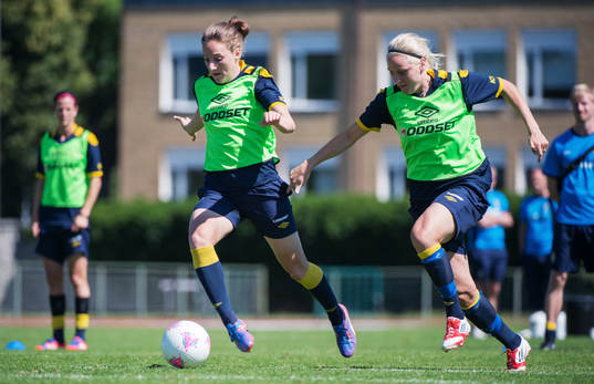 Antonia Göransson, Lisa Dahlkvist, Sverige