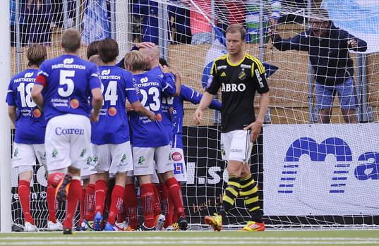 Magnus Eriksson har just gjort 1-0 för Åtvidaberg
