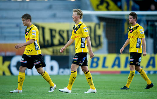 Slutsignal, Elfsborg lämnar med tunga steg, Viktor