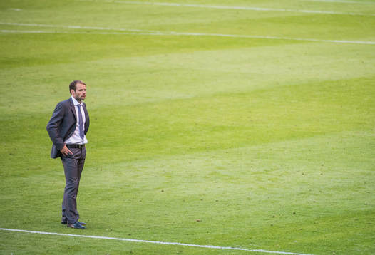 Andreas Alm, tränare AIK kvar på planen